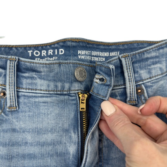 Torrid 12S Perfect Boyfriend Ankle Jeans Blue Vintage Stretch Plus Size - Picture 6 of 11